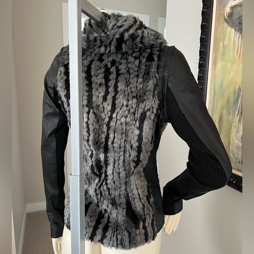 Danier 2-in-1 Genuine Leather Jacket / Faux Fur Vest — Size XXS - Picture 8 of 15